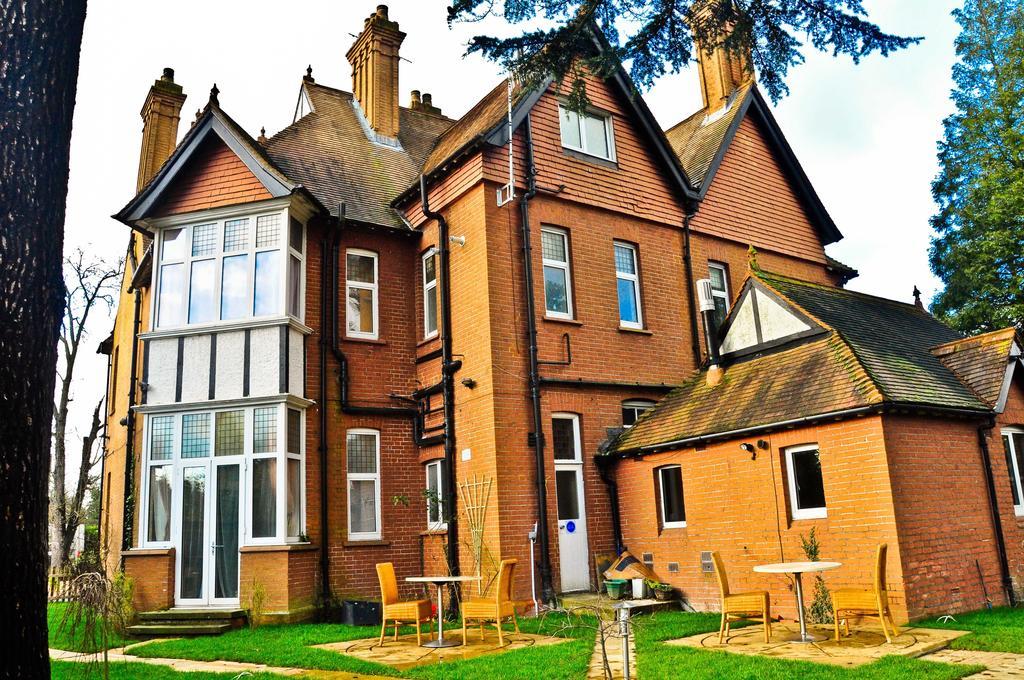 Gatwick Inn Horley Buitenkant foto