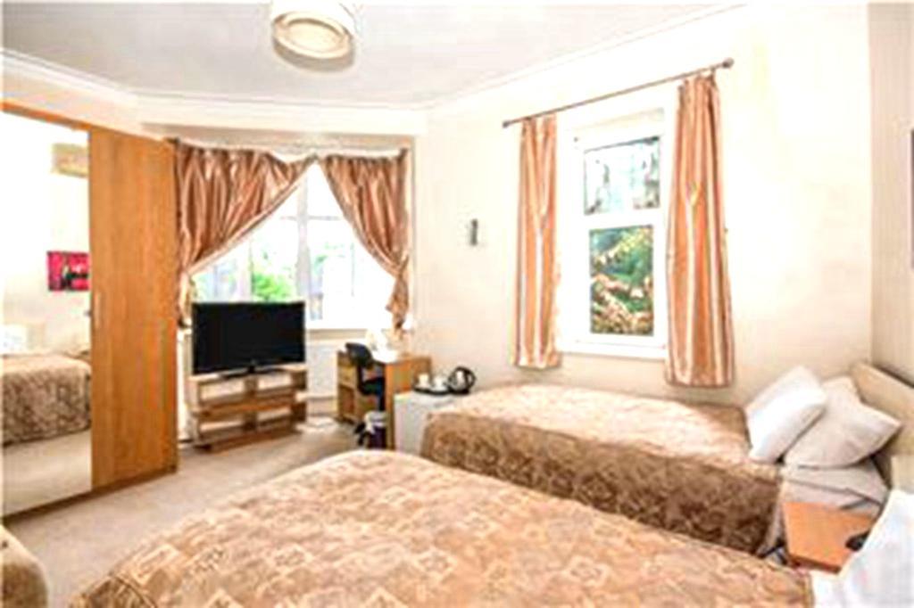 Gatwick Inn Horley Buitenkant foto