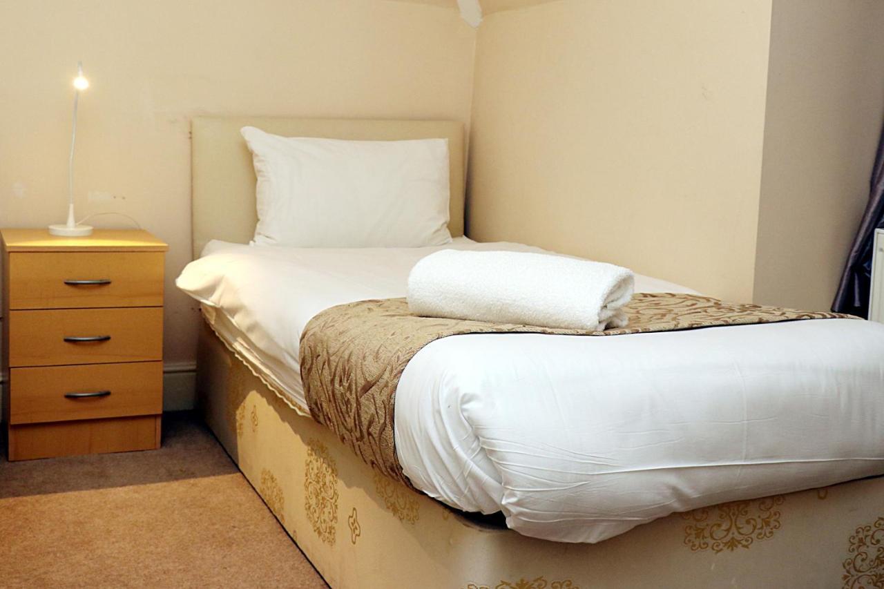 Gatwick Inn Horley Buitenkant foto