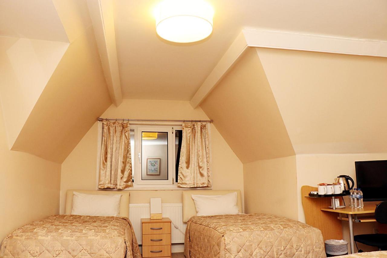 Gatwick Inn Horley Buitenkant foto