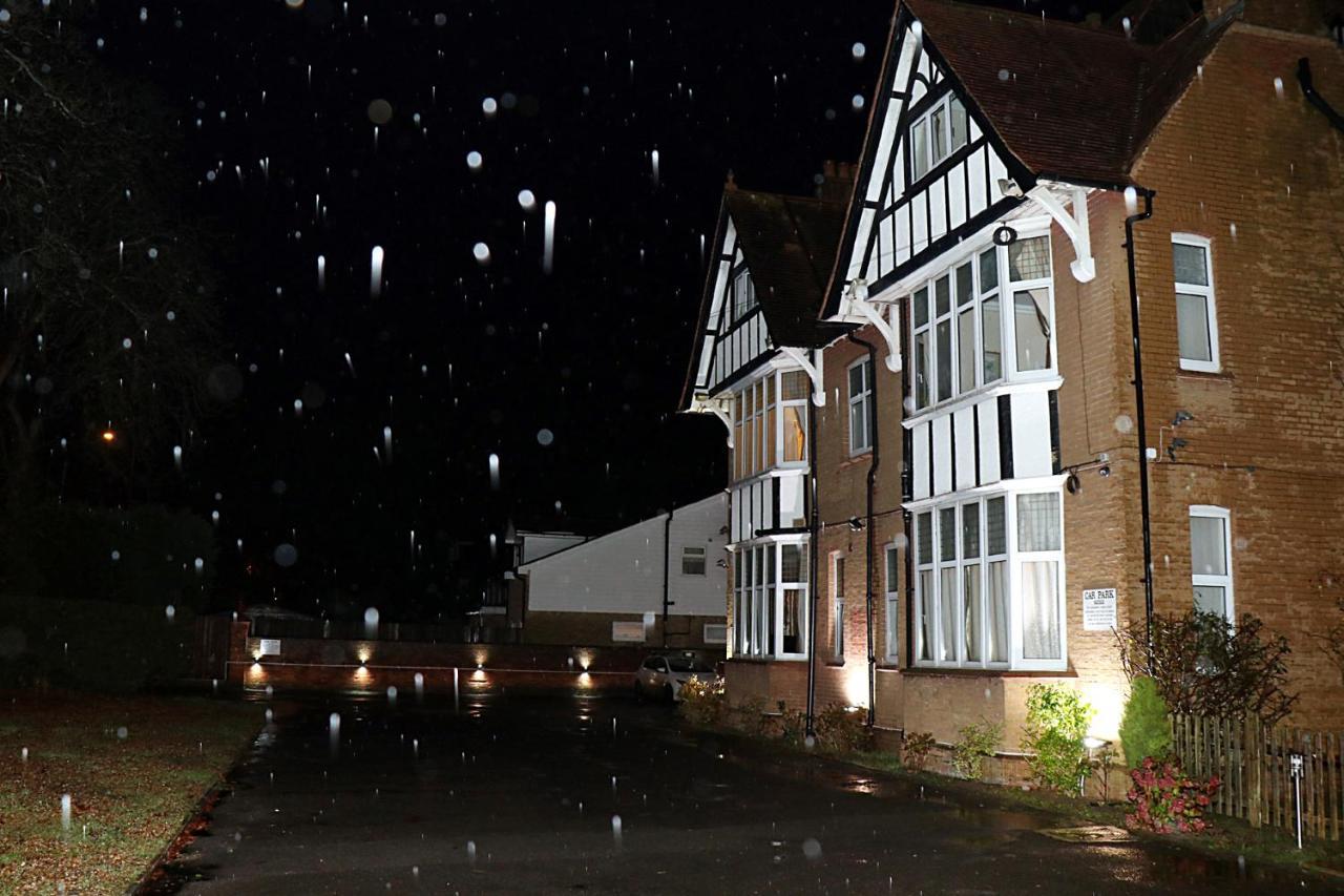 Gatwick Inn Horley Buitenkant foto